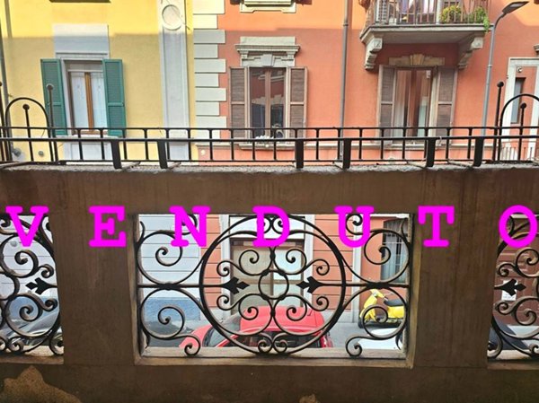 appartamento in vendita a Milano in zona Cascina dei Pomi