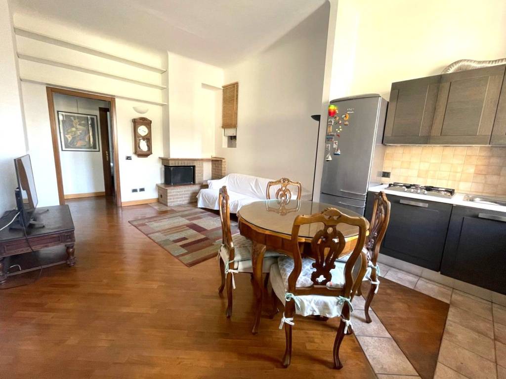 appartamento in vendita a Milano in zona Baggio