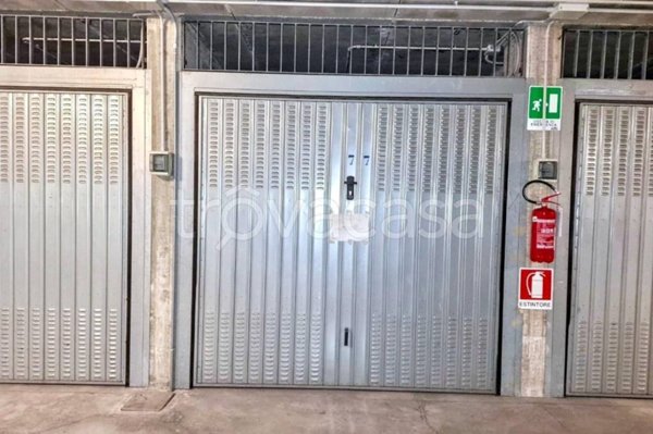 appartamento in vendita a Milano in zona Sant'Ambrogio