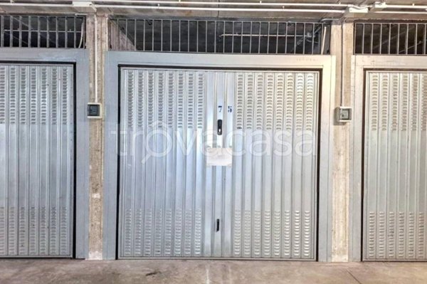 appartamento in vendita a Milano in zona Sant'Ambrogio
