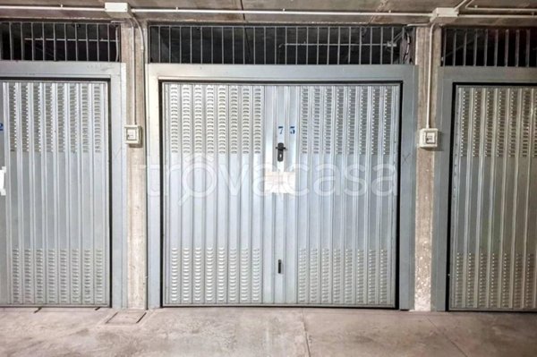 appartamento in vendita a Milano in zona Sant'Ambrogio