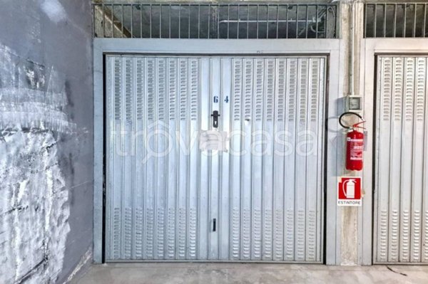 appartamento in vendita a Milano in zona Sant'Ambrogio