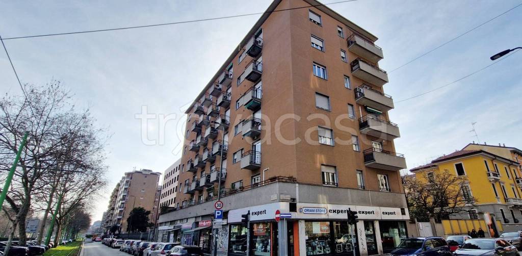 appartamento in vendita a Milano in zona Prato Centenaro