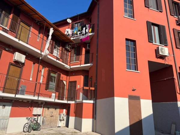 appartamento in vendita a Milano in zona Lambrate