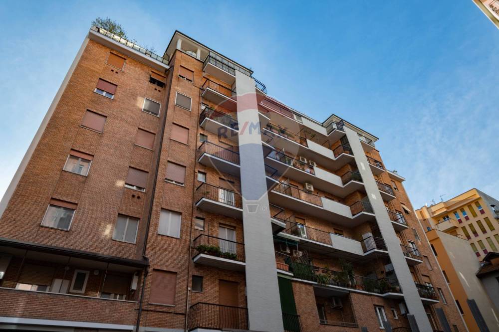 appartamento in vendita a Milano in zona Sempione