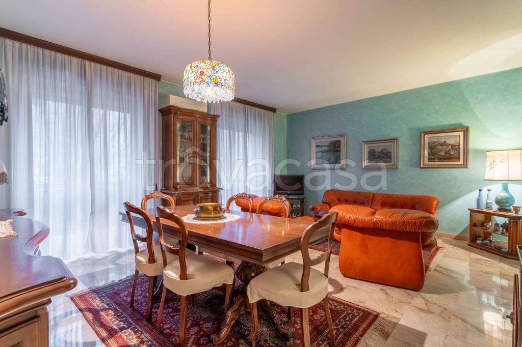 appartamento in vendita a Milano in zona Città Studi