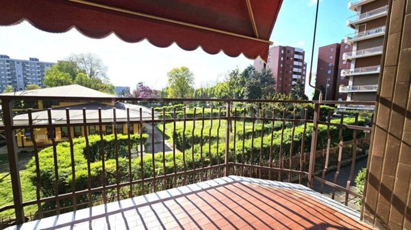 appartamento in vendita a Milano in zona Lorenteggio