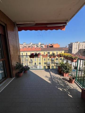 appartamento in vendita a Milano in zona Porta Genova