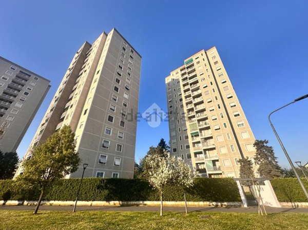 appartamento in vendita a Milano in zona Gallaratese