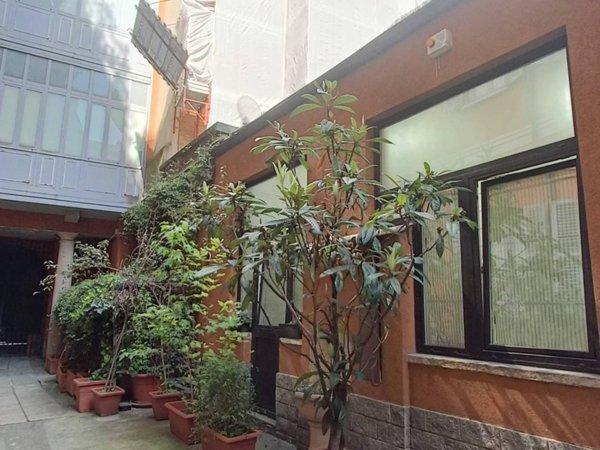 appartamento in vendita a Milano in zona Porta Ticinese