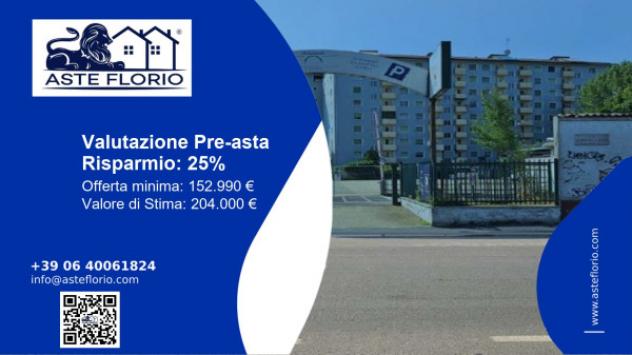 negozio in vendita a Milano in zona Lorenteggio