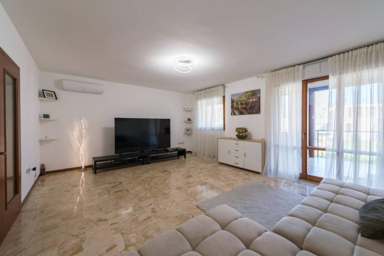 appartamento in vendita a Milano in zona Ronchetto delle Rane