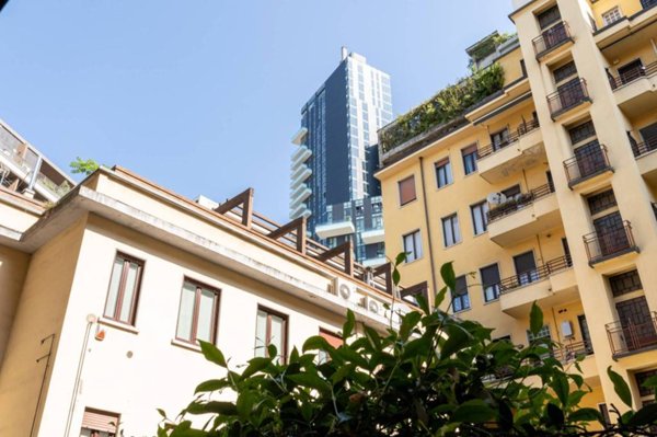 appartamento in vendita a Milano in zona Porta Nuova