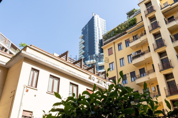 appartamento in vendita a Milano in zona Porta Nuova