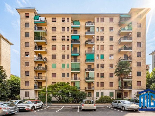 appartamento in vendita a Milano in zona Lorenteggio