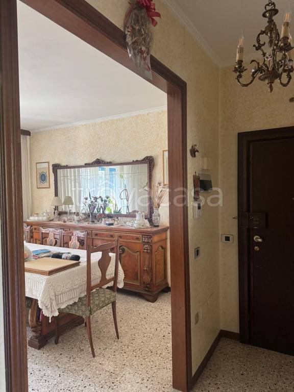 appartamento in vendita a Milano in zona Porta Genova