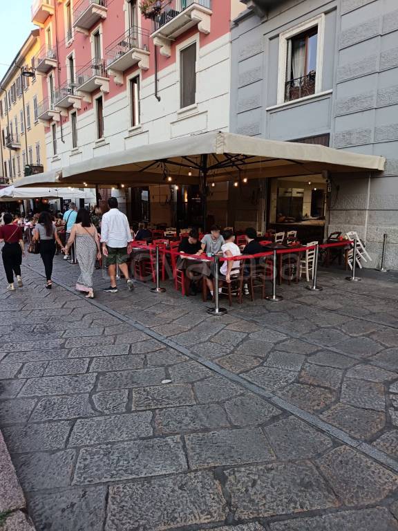 negozio in vendita a Milano in zona Porta Ticinese