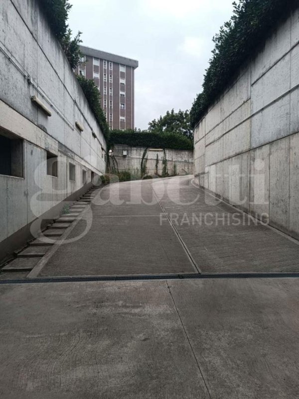 casale in vendita a Milano in zona Garegnano