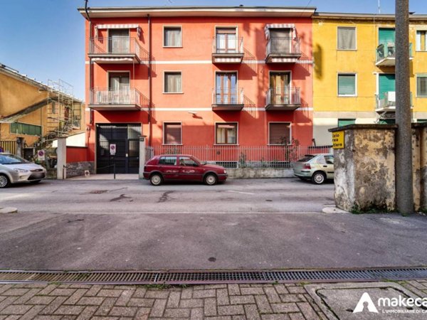 appartamento in vendita a Milano in zona Ponte Lambro