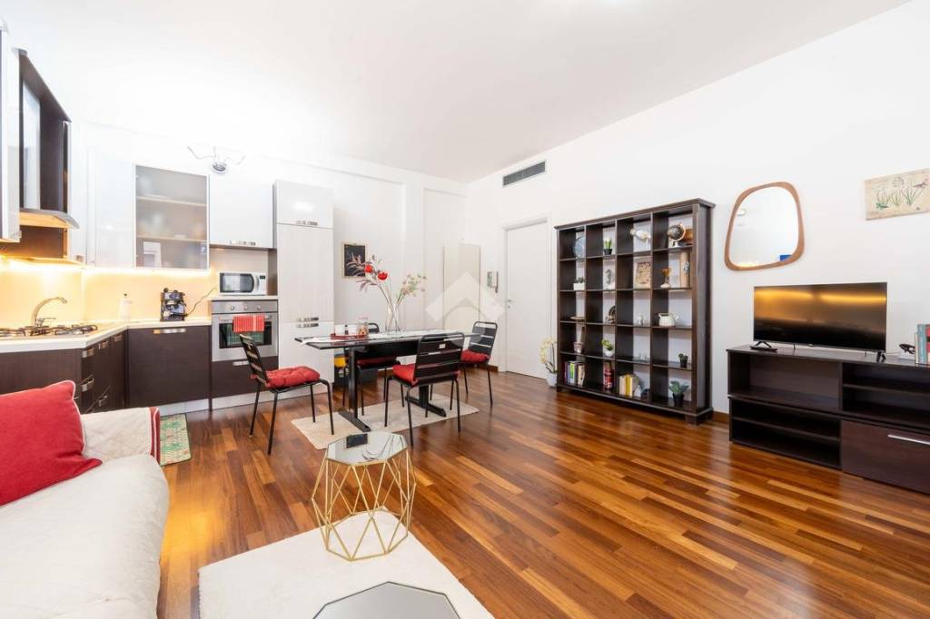 appartamento in vendita a Milano in zona Casoretto