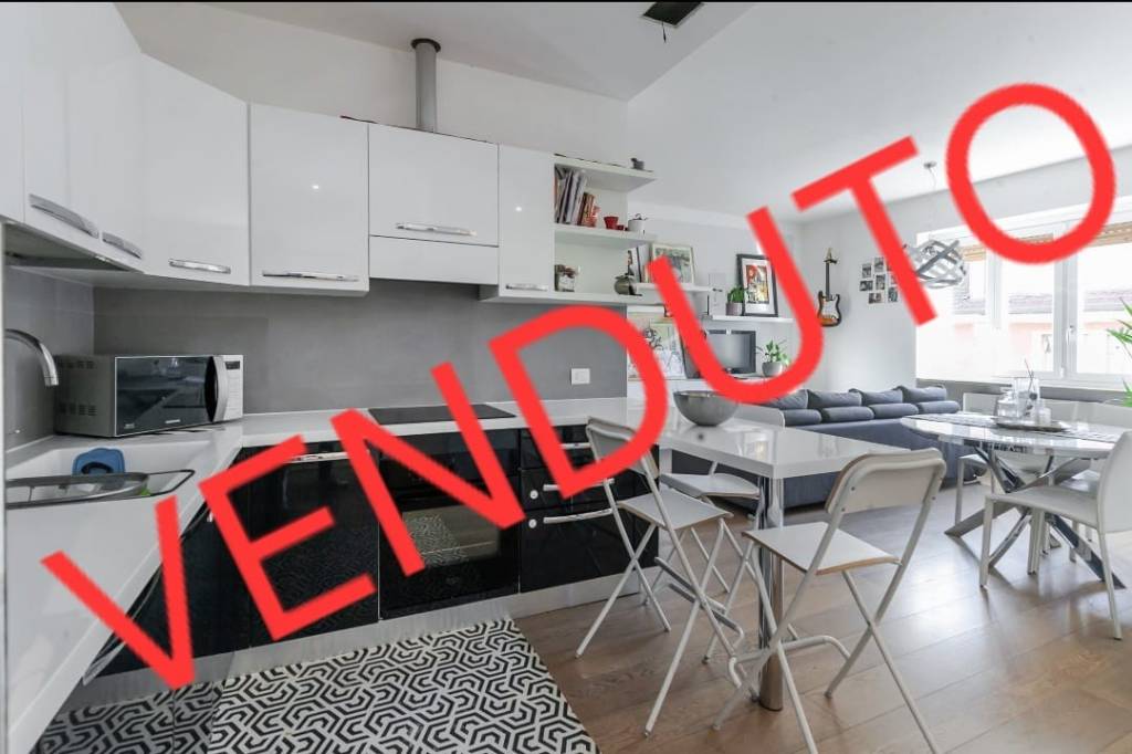 appartamento in vendita a Milano in zona Sempione