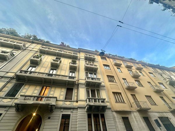 appartamento in vendita a Milano in zona Guastalla