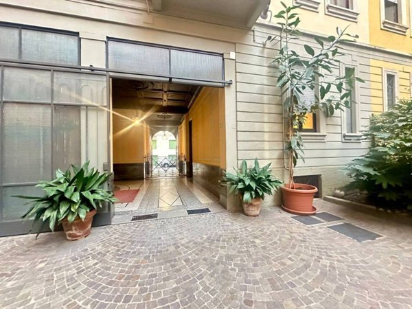 appartamento in vendita a Milano in zona Cinque Giornate