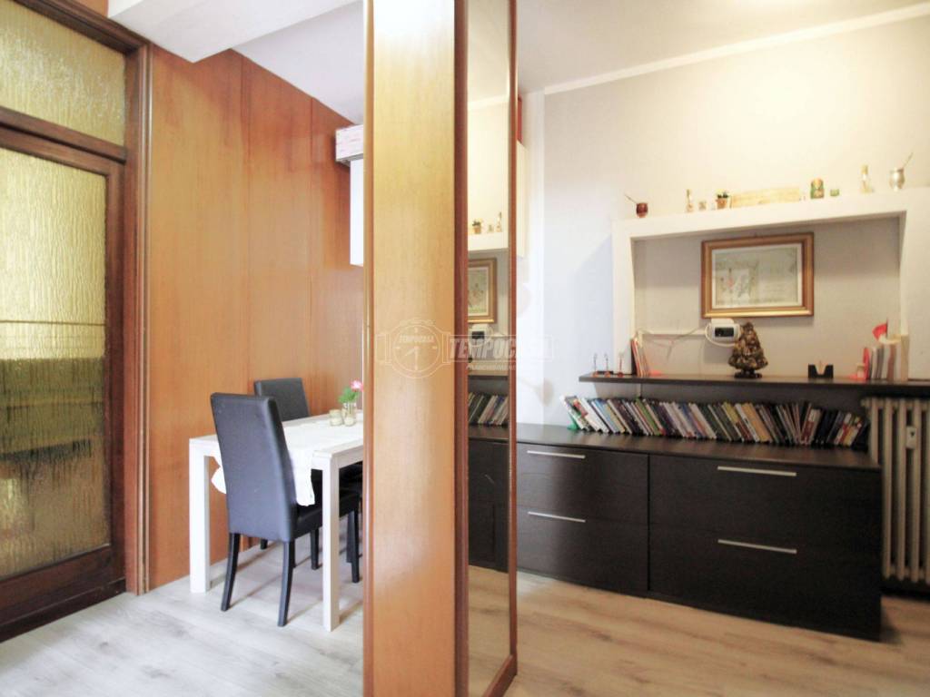 appartamento in vendita a Milano in zona Corvetto