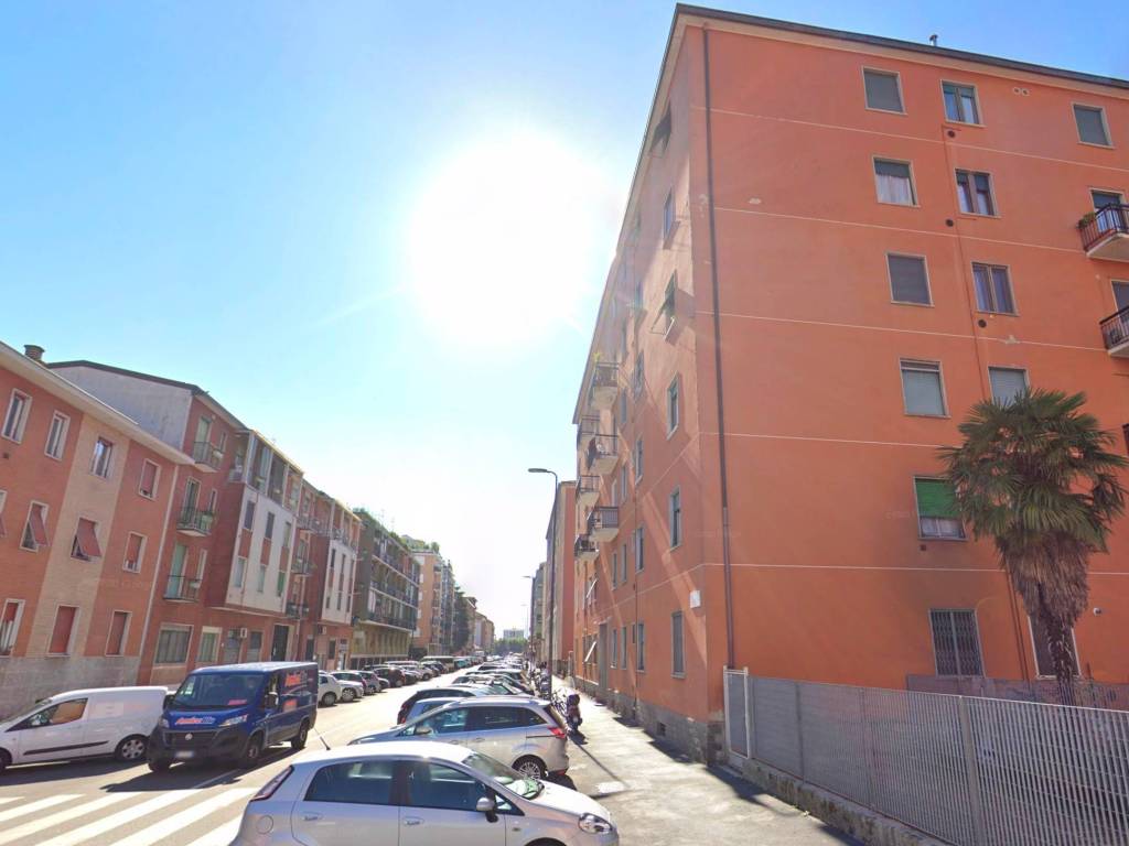 appartamento in vendita a Milano in zona Baggio