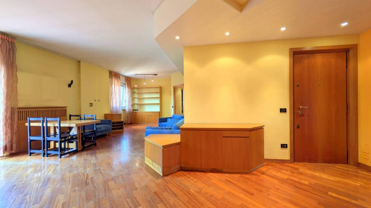 appartamento in vendita a Milano in zona Barona