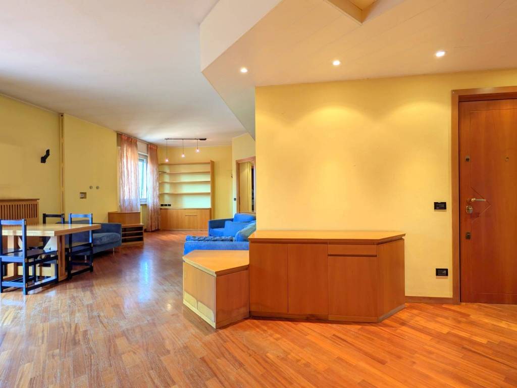 appartamento in vendita a Milano in zona Famagosta