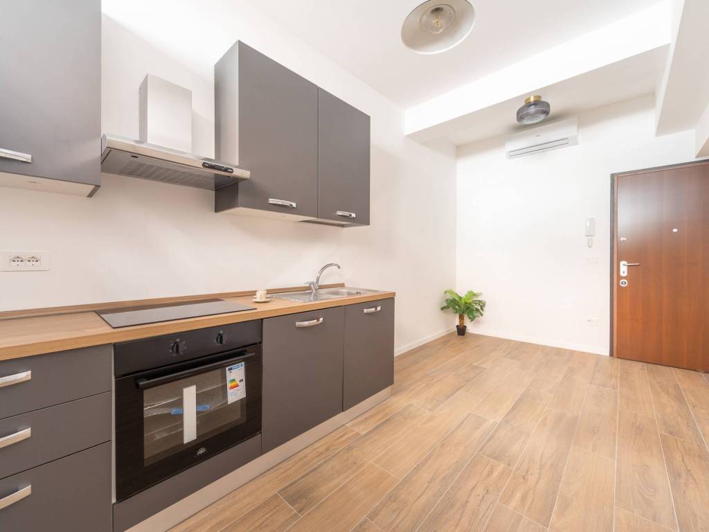 appartamento in vendita a Milano in zona Vigentino