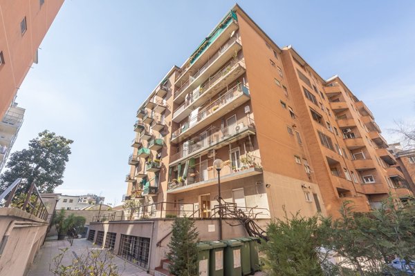 appartamento in vendita a Milano in zona Vigentino