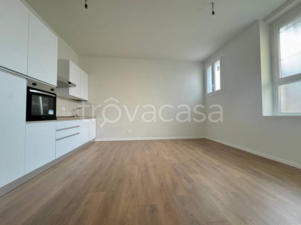 appartamento in vendita a Milano in zona Corvetto