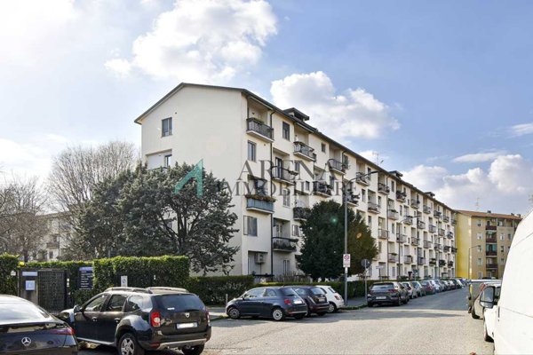 appartamento in vendita a Milano in zona Forlanini