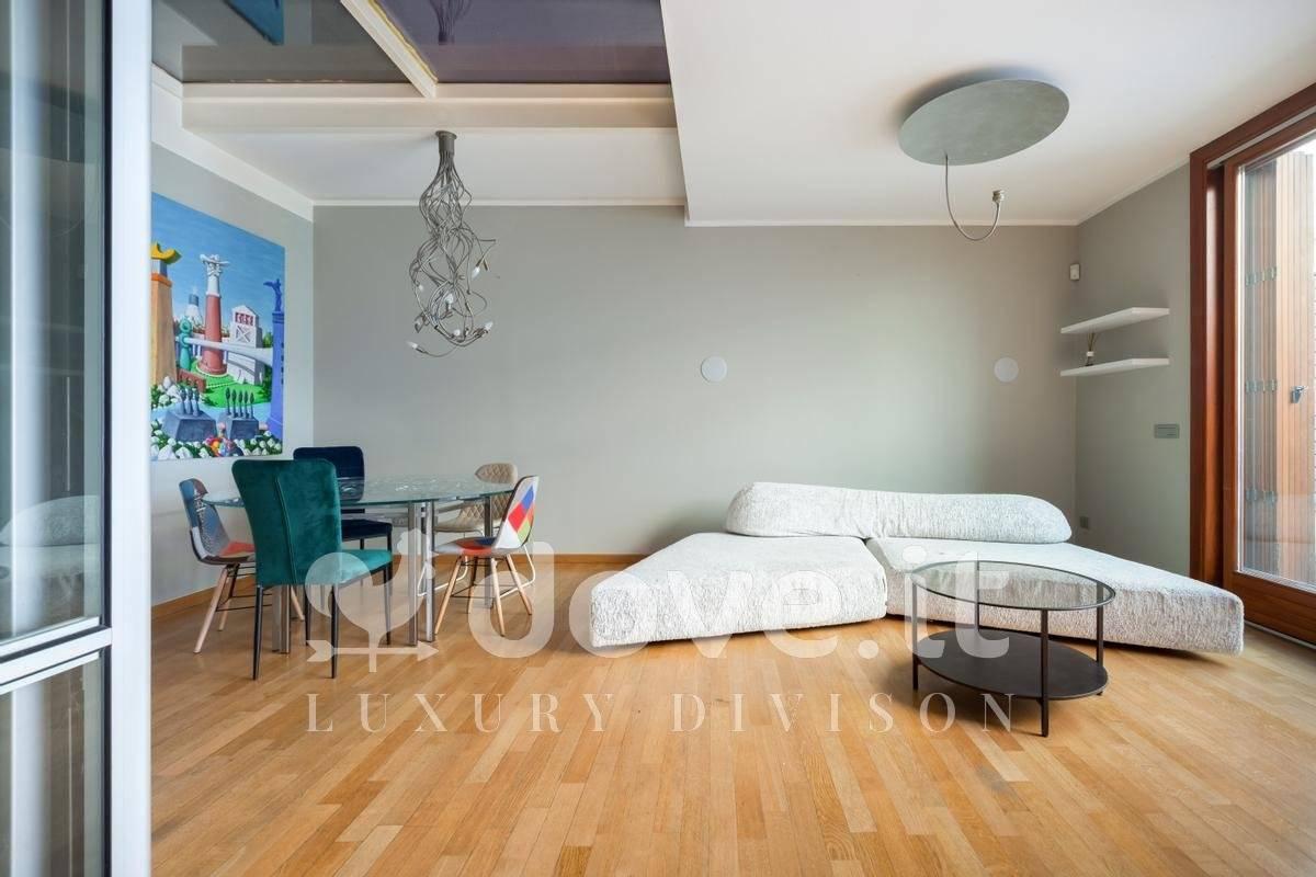casa indipendente in vendita a Milano in zona Solari