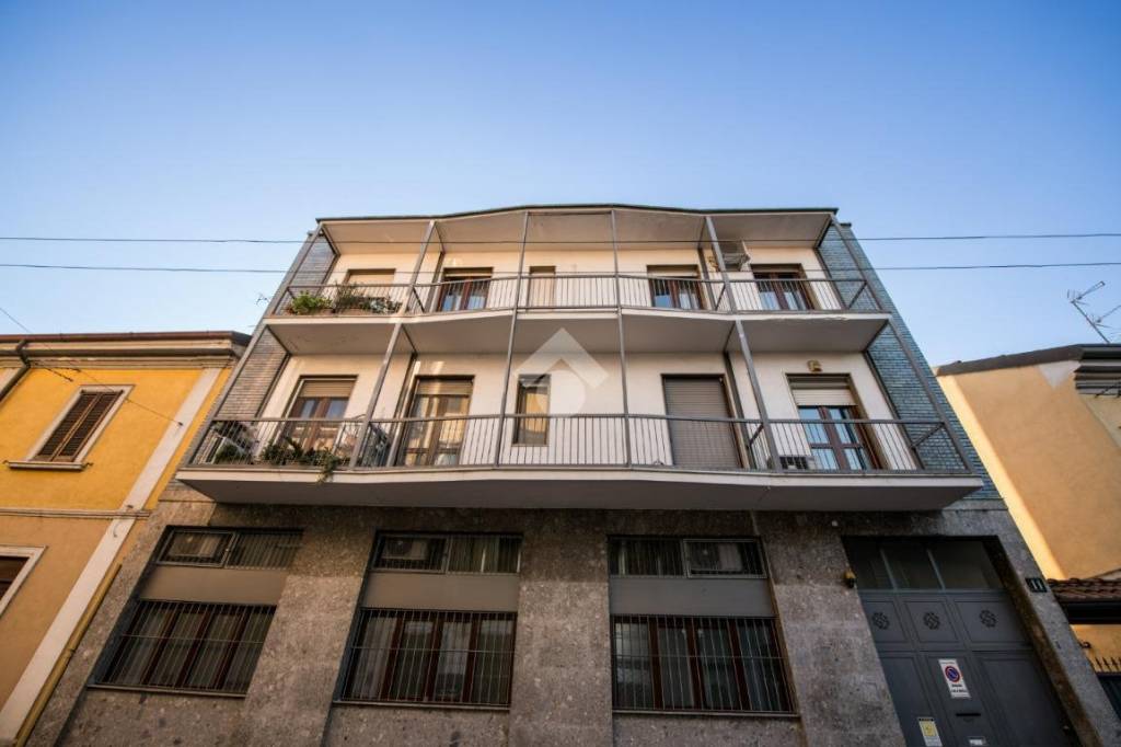 appartamento in vendita a Milano in zona Baggio