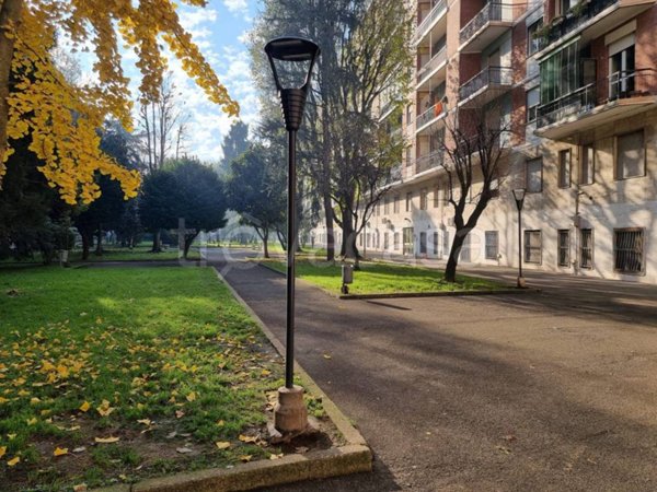 appartamento in vendita a Milano in zona Bocconi