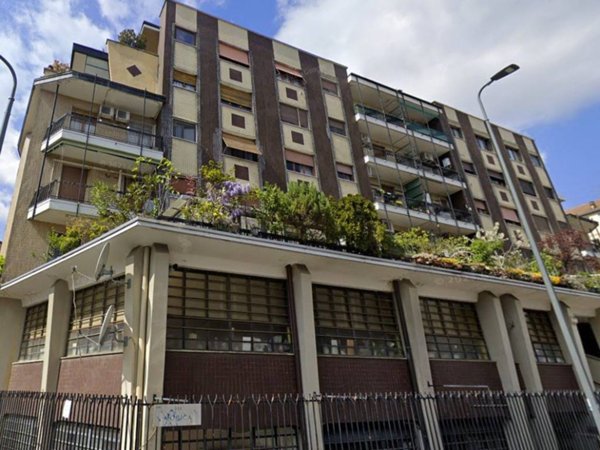 appartamento in vendita a Milano in zona Famagosta