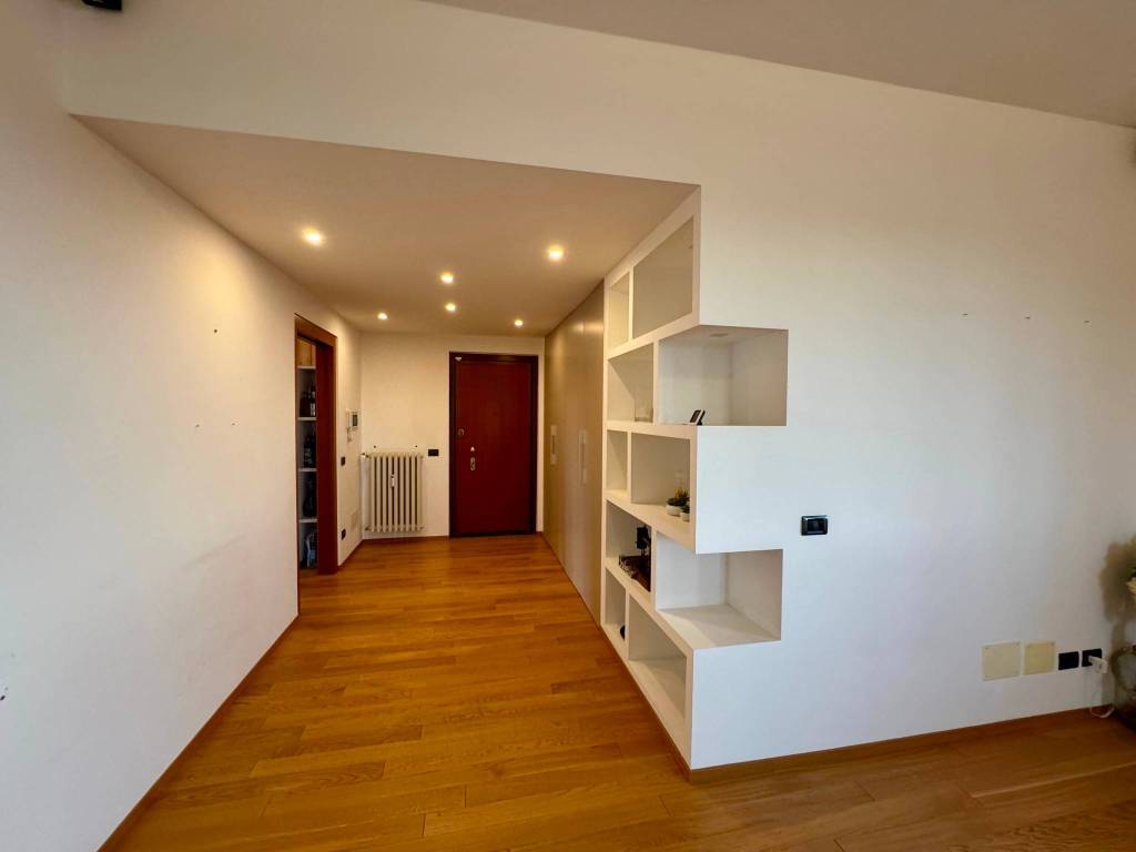 appartamento in vendita a Milano in zona Famagosta