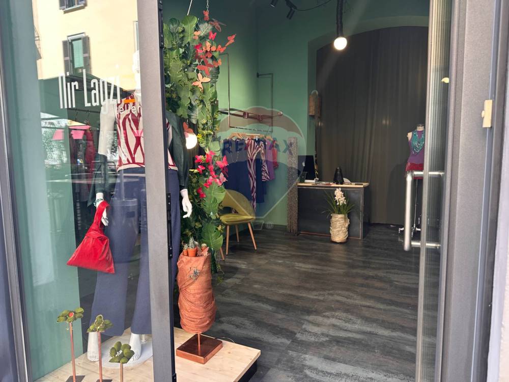 negozio in vendita a Milano in zona Isola