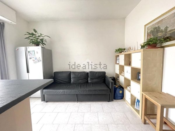 appartamento in vendita a Milano in zona Lorenteggio