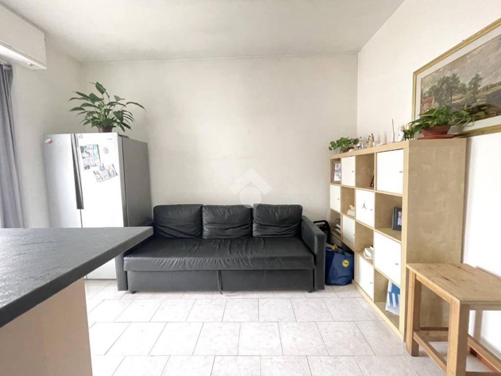 appartamento in vendita a Milano in zona Lorenteggio