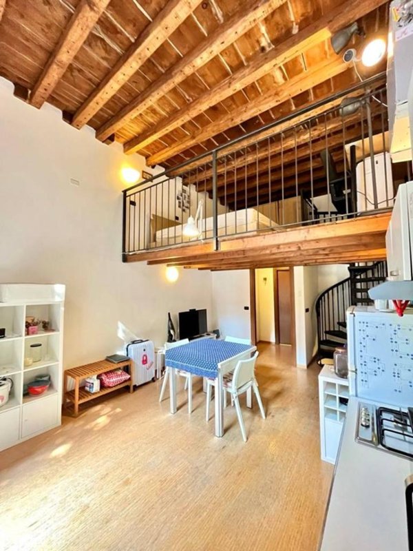appartamento in vendita a Milano in zona Isola