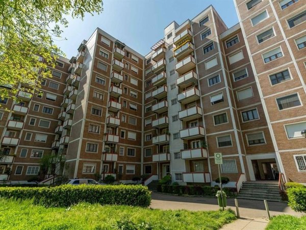 appartamento in vendita a Milano in zona Gratosoglio