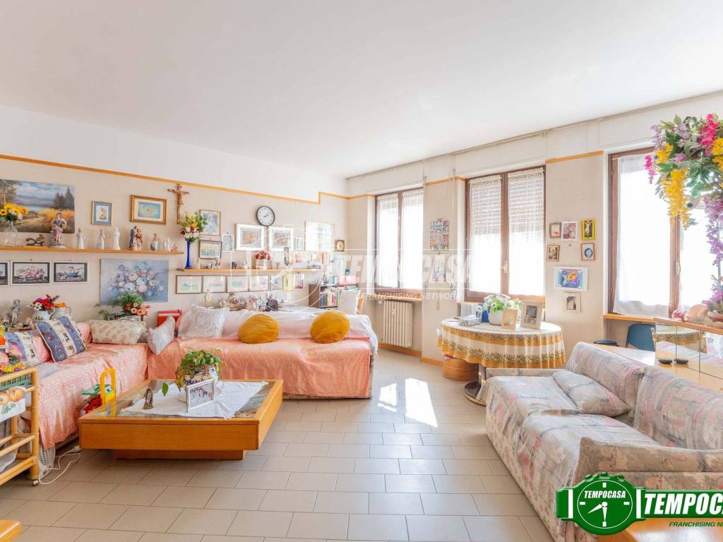 appartamento in vendita a Milano in zona Baggio