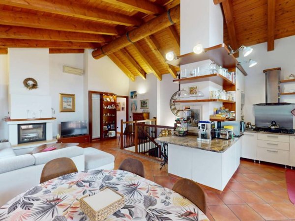 casa indipendente in vendita a Milano in zona Trenno