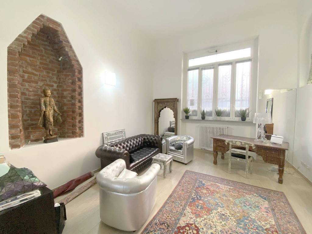 appartamento in vendita a Milano in zona XXII Marzo