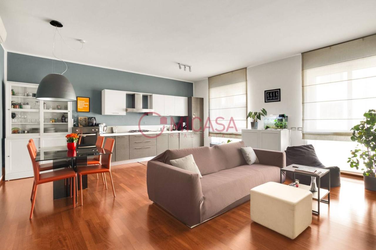 appartamento in vendita a Milano in zona Porta Nuova