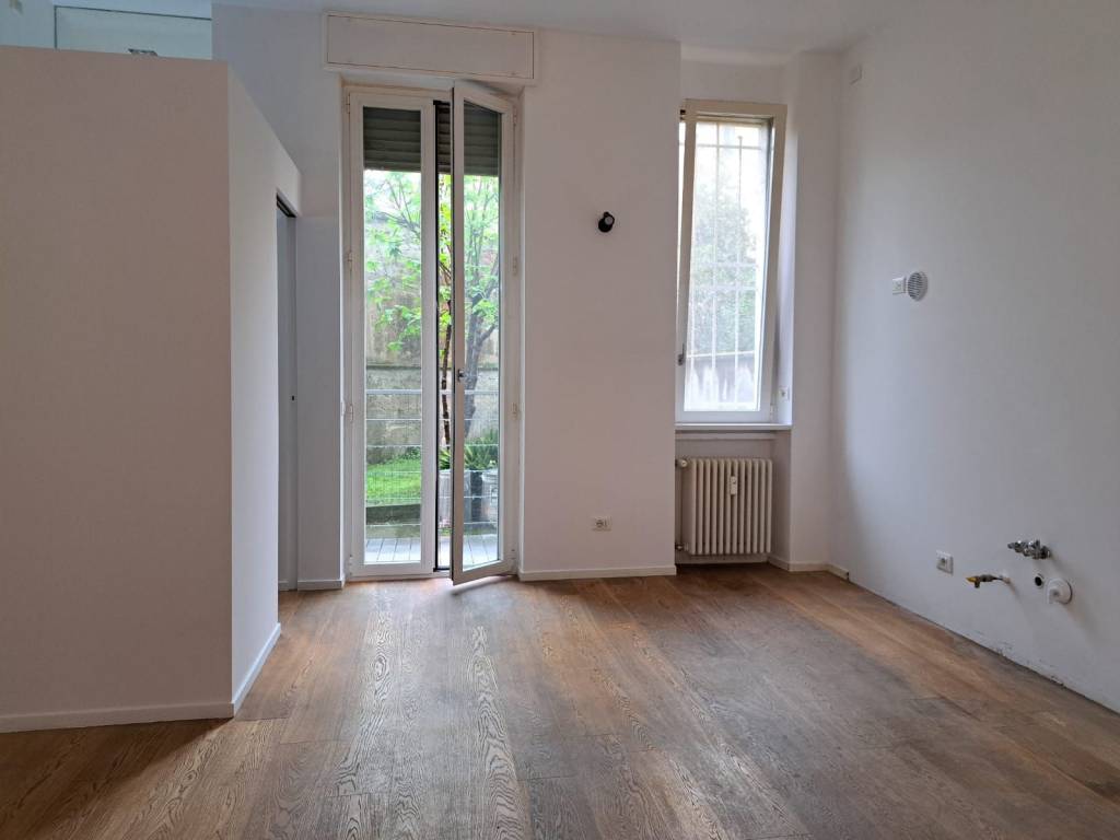 appartamento in vendita a Milano in zona Cinque Giornate